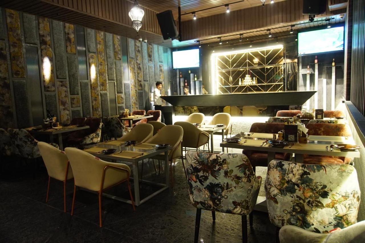 Red Orchid Hotel Kanpur Eksteriør billede