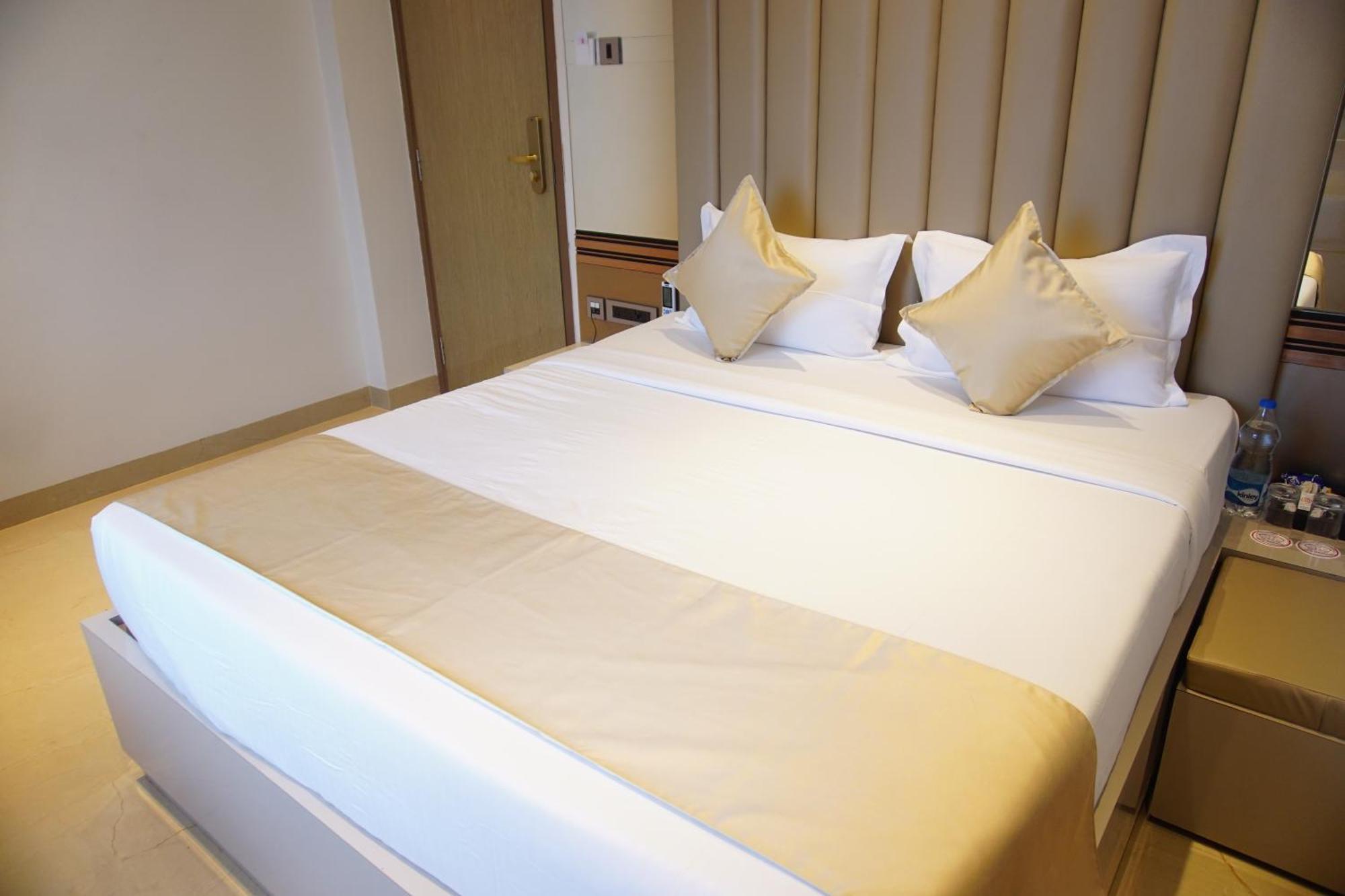 Red Orchid Hotel Kanpur Eksteriør billede